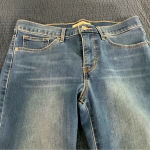 Levi’s straight leg jeans